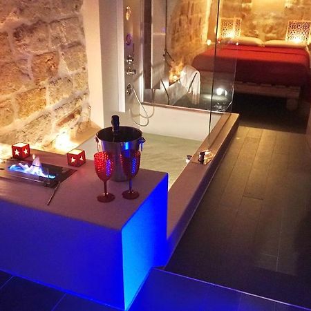 My Monopoli -Casa Dei Fiori Suite "Tulipano Nero" Centro Storico المظهر الخارجي الصورة